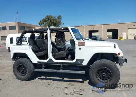 2015 Jeep Wrangler Unlimited Sahara z USA, uszkodzony, nr VIN 1C4BJWEG3FL640483